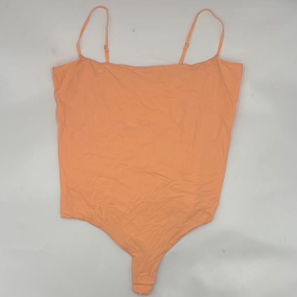 SKIMS Fits Everybody Cami Bodysuit - Picture 1 of 6